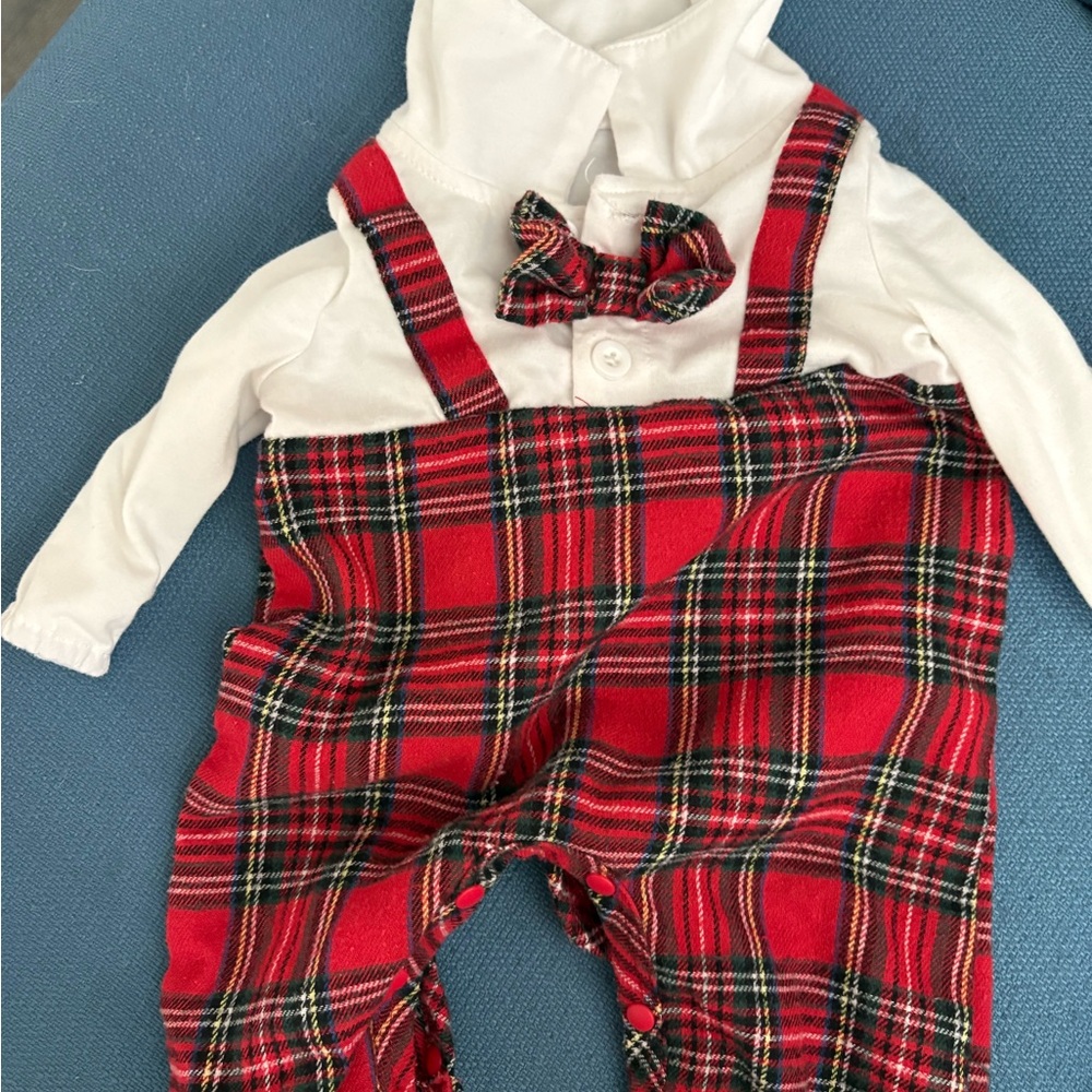SHEIN Red Plaid Baby Outfit